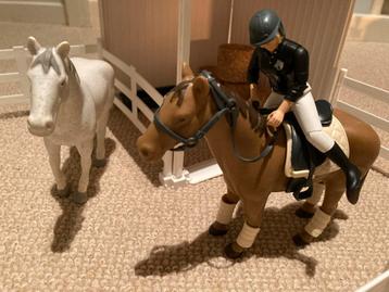 Bruder Paarden Speelset met Stal en Hek beschikbaar voor biedingen