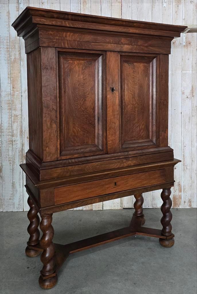 Kruisvoetkabinet, luiermandskast, 17e eeuw, Antiek en Kunst, Antiek | Meubels | Kasten, Ophalen