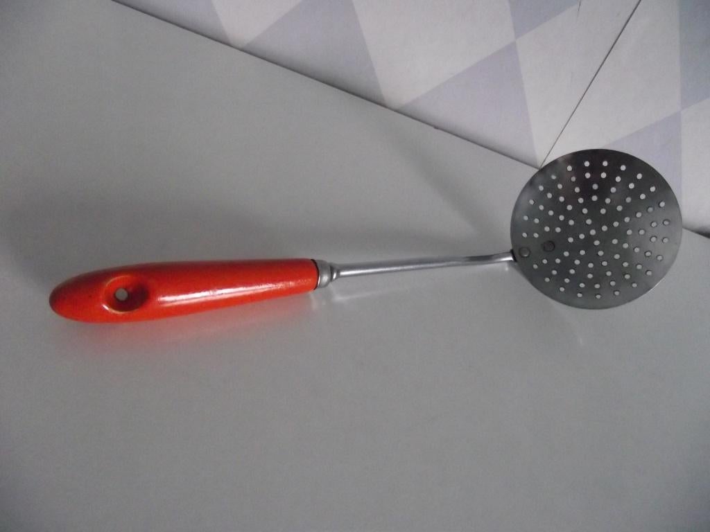 oranje hout chroom schuimspaan 30 cm RVS England 1960-1970, Ophalen of Verzenden, Huis en Inrichting