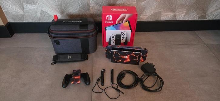 Nintendo Switch Oled, Spelcomputers en Games, Spelcomputers | Nintendo Switch, Zo goed als nieuw, Switch OLED, Met 1 controller