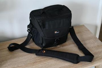 Lowepro Nova 170 AW beschikbaar voor biedingen