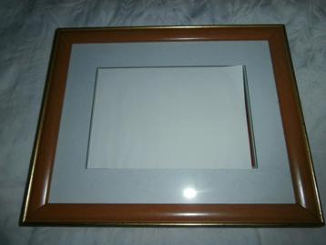 lijst bruin wissellijst gouden randje passe-partout 28x23 beschikbaar voor biedingen