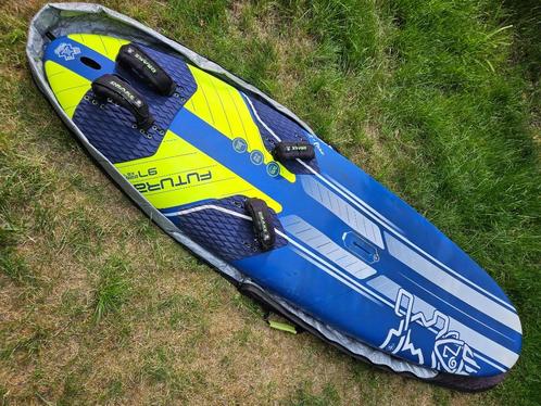 Starboard Futura 2021 - 97L Wood, nieuwstaat, foil ready, Watersport en Boten, Windsurfen, Zo goed als nieuw, Plank, Minder dan 250 cm