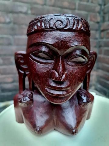 Afrikaanse vrouwen beeld roodbruin mooi hout top kwaliteit 
 beschikbaar voor biedingen
