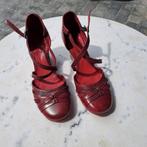 Damesschoenen van Dolcis. Maat 39, smalle voet., Ophalen of Verzenden, Gedragen, Rood