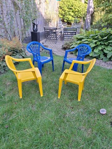 Kinder tuinstoelen beschikbaar voor biedingen