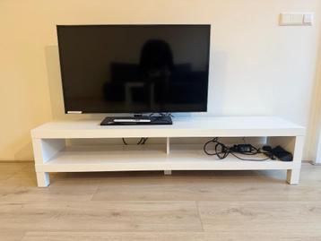 Samsung LED TV with TV Unit beschikbaar voor biedingen