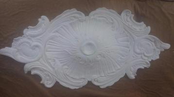 Prachtige ovale ornament van gips, +/- 50x70 cm beschikbaar voor biedingen