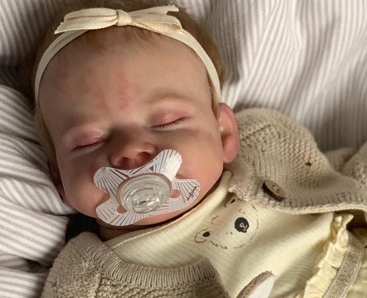 Reborn baby ** Renée **, Verzamelen, Poppen, Nieuw, Babypop, Levensecht of Reborn, Ophalen of Verzenden