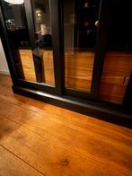Woood James Vitrinekast Zwart/Walnoot, Huis en Inrichting, Kasten | Vitrinekasten, Gebruikt, 100 tot 150 cm, Ophalen of Verzenden