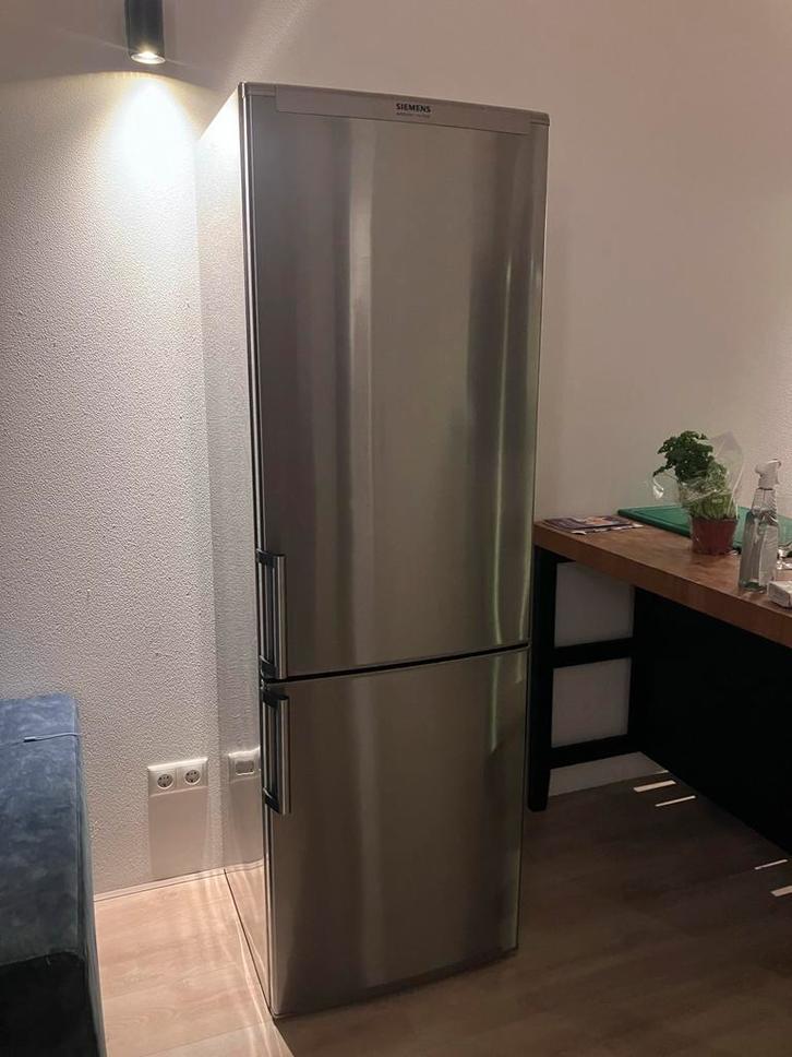 Siemens RVS Koelkast & vriezer, Witgoed en Apparatuur, Koelkasten en IJskasten, Gebruikt, Met vriesvak, 200 liter of meer, 160 cm of meer