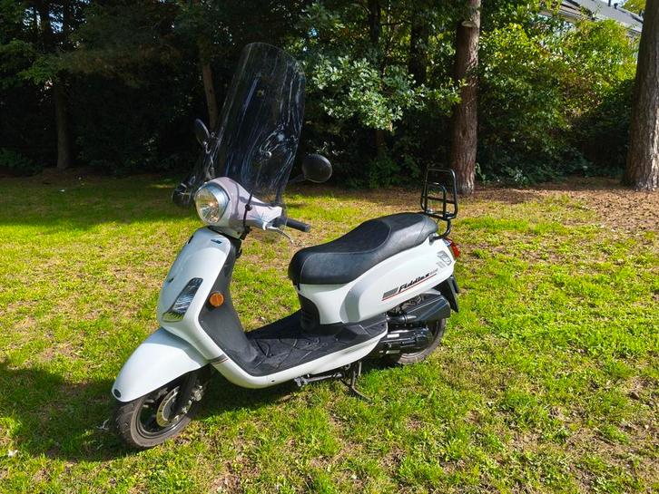 Sym Fiddle 2 Premium bromscooter 2022, Fietsen en Brommers, Scooters | SYM, Gebruikt, Fiddle, Benzine, Ophalen