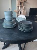 Grote Ikea Serviesset Grijs | Inclusief 12 glazen, Huis en Inrichting, Keuken | Servies, Ophalen, Gebruikt, Overige stijlen, Aardewerk