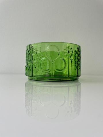 Vintage Scandinavische glazen schaal – groen reliëfdesign beschikbaar voor biedingen