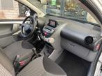 Toyota Aygo 1.0-12V 5Drs Airco Navigatie Sportwielen, Auto's, Toyota, Voorwielaandrijving, Euro 5, Gebruikt, 4 stoelen