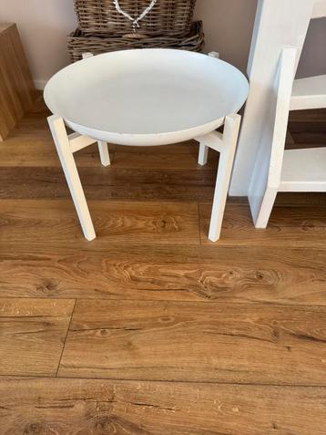 Design bijzettafel twv € 350,- beschikbaar voor biedingen