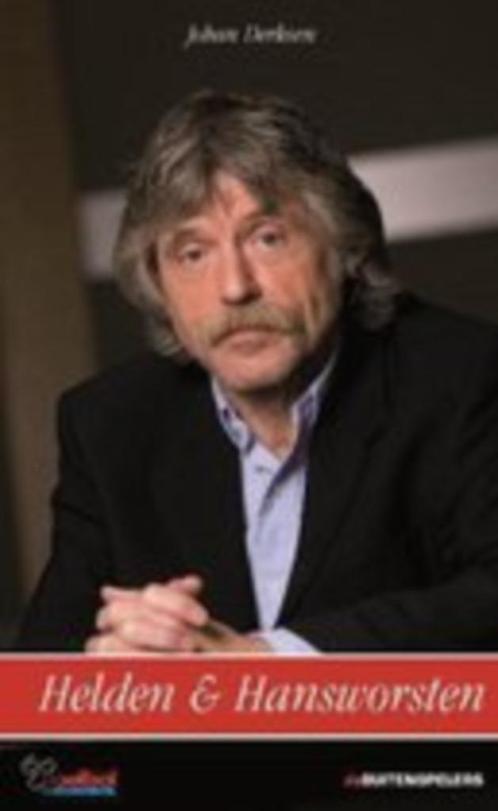 HELDEN & HANSWORSTEN - Johan Derksen (2010), Boeken, Sportboeken, Zo goed als nieuw, Balsport, Ophalen of Verzenden
