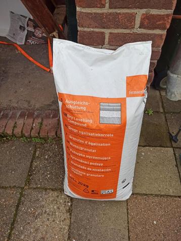 Fermacell egalisatiekorrels  beschikbaar voor biedingen