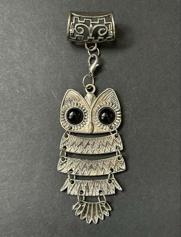 Ketting / Sjaalhanger, Uil beschikbaar voor biedingen