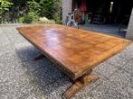 Houten Spaanse tafel met fraaie bewerkte details, Huis en Inrichting, Tafels | Salontafels, 50 tot 100 cm, 150 tot 200 cm, Gebruikt