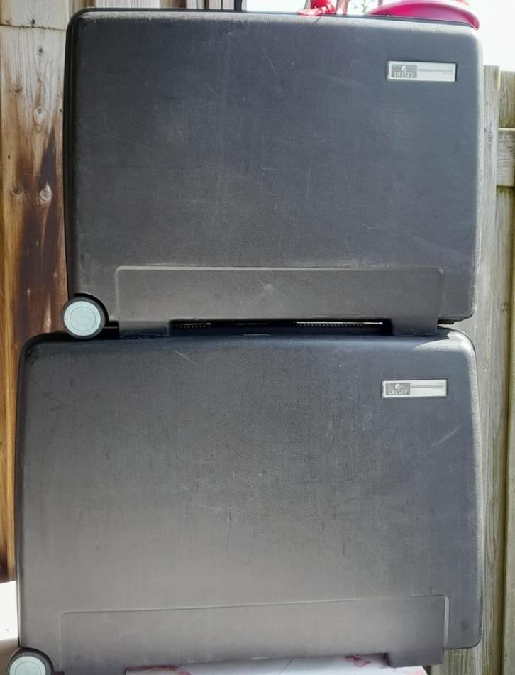 2 x nette delsey koffers, Sieraden, Tassen en Uiterlijk, Koffers, Gebruikt, Hard kunststof, 70 cm of meer, Slot, Uitschuifbare handgreep