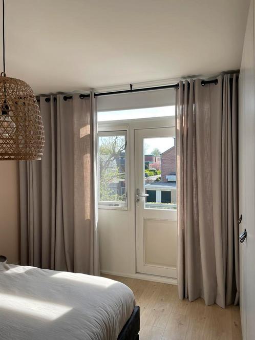 Ringgordijn Mayke Karwei grijs, Huis en Inrichting, Stoffering | Gordijnen en Lamellen, Zo goed als nieuw, 200 cm of meer, Grijs