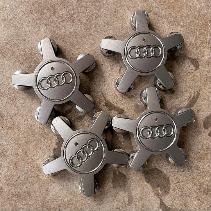 Audi naafdoppen voor aluminium velgen, Auto diversen, Auto-accessoires, Gebruikt, Ophalen