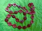 Lange ketting rode kokos cirkels en ronde hout kralen, Verzenden, Gebruikt, Rood, Overige materialen