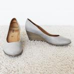 Mooie Leren Gabor Sleehak Pump - 30 (Maat 5½ / 38½) € 35,-, Beige, Overige typen, Gabor, Ophalen of Verzenden