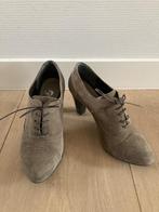 Nieuwe veter-pumps, vintage look (Sacha) mt 38, Bruin, Nieuw, Ophalen of Verzenden, Schoenen met hoge hakken