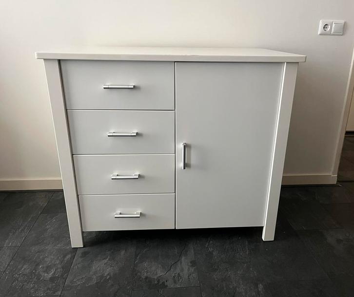 Witte Commode met Lades en Deur, Kinderen en Baby's, Kinderkamer | Commodes en Kasten, Gebruikt, Ophalen