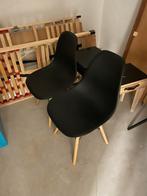 2 Gratis Zwarte Stoelen, Kunststof, Gebruikt, Twee, Zwart