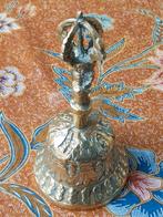 Mooie oude Oosterse koperen tempelbel met een Dorje 14,8 cm., Antiek en Kunst, Ophalen of Verzenden
