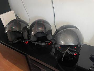 Helmen 3x beschikbaar voor biedingen
