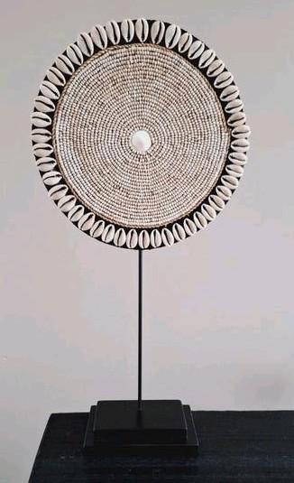 Nieuwe beige kralen schelpenketting hotel chic  beschikbaar voor biedingen