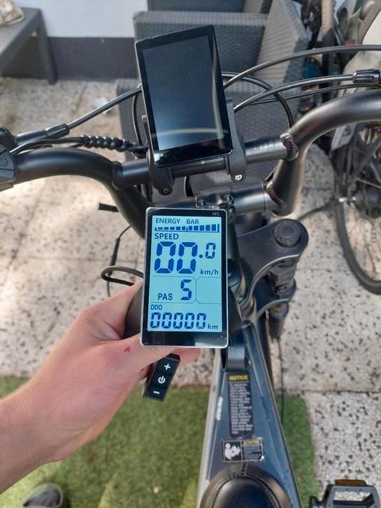 Opvoerbaar M5 display met code
en begrenzer | Ouxi V8 H9 V20, Fietsen en Brommers, Fietsaccessoires | Fietscomputers, Nieuw, Snelheidssensor