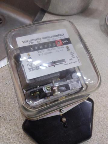 Te koop; 1 fase kilowattuur meter. beschikbaar voor biedingen