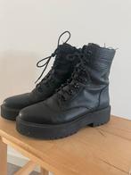 Zwarte Kistjes Plateau Zool - Maat 37, Ophalen of Verzenden, Gedragen, Zwart, Lage of Enkellaarzen