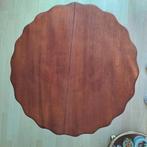 mooie tafel met geschulpte rand, Antiek en Kunst, Antiek | Meubels | Tafels, Ophalen