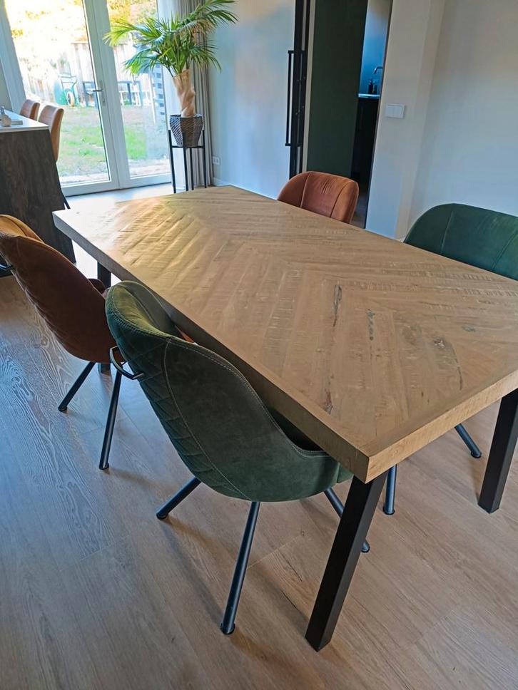 Eettafel met vier eetkamer stoelen z.g.a.n, Huis en Inrichting, Complete eetkamers, Zo goed als nieuw, 4 tot 6 stoelen, Ophalen