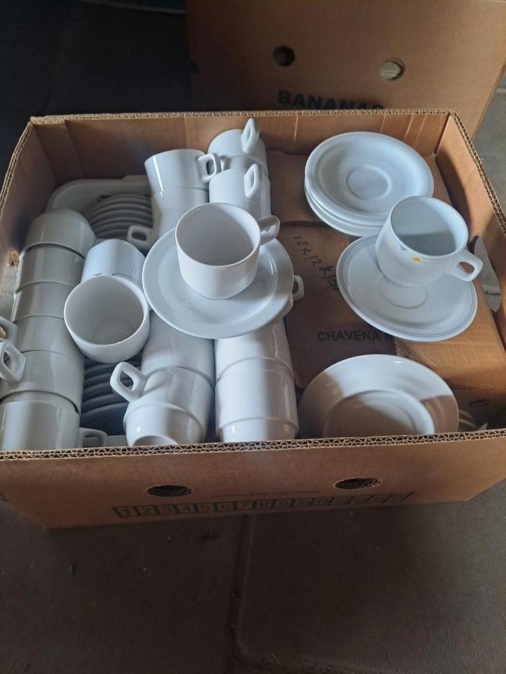 46x Kop en Schotel - Ideaal voor horeca!, Huis en Inrichting, Keuken | Servies, Nieuw, Kop(pen) en/of Schotel(s), Effen, Porselein