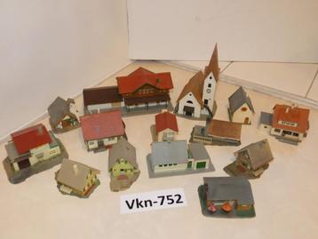 Vk-752 N Spoor Scenery Kerk ,Station en dorpje-E- beschikbaar voor biedingen