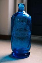 Mooie blauwe spuitfles zonder dop, Ophalen