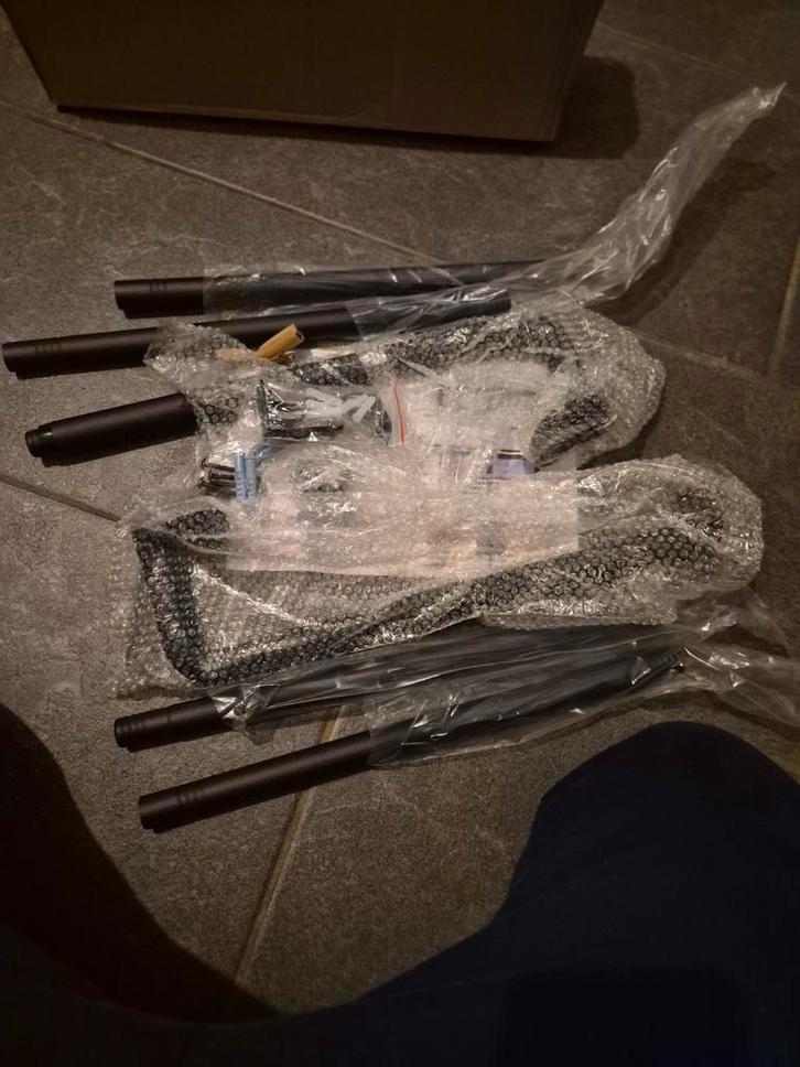 Gordijnroede compleet met pluggen en schroeven, Huis en Inrichting, Stoffering | Gordijnen en Lamellen, Ophalen of Verzenden