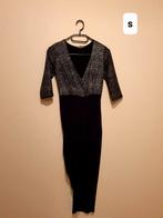 Zwarte feestjurk met glitter - Maat S, Kleding | Dames, Jumpsuits, Zwart, Ophalen of Verzenden, Zo goed als nieuw, Maat 36 (S)