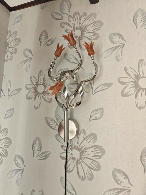 Mooie Wandlamp met Bloemen Design, Huis en Inrichting, Lampen | Wandlampen, Gebruikt, Glas, Metaal, Ophalen