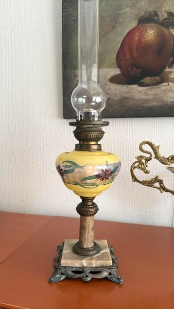 Olie lamp beschikbaar voor biedingen
