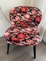 Fauteuil / stoel zwarte stof met vintage bloemen, Huis en Inrichting, Fauteuils, Ophalen, Minder dan 75 cm, Zo goed als nieuw