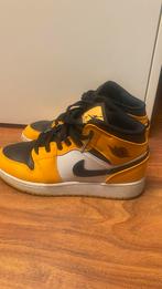 Jordans taxi maat 37,5, Kleding | Dames, Geel, Sneakers of Gympen, Gedragen, Ophalen