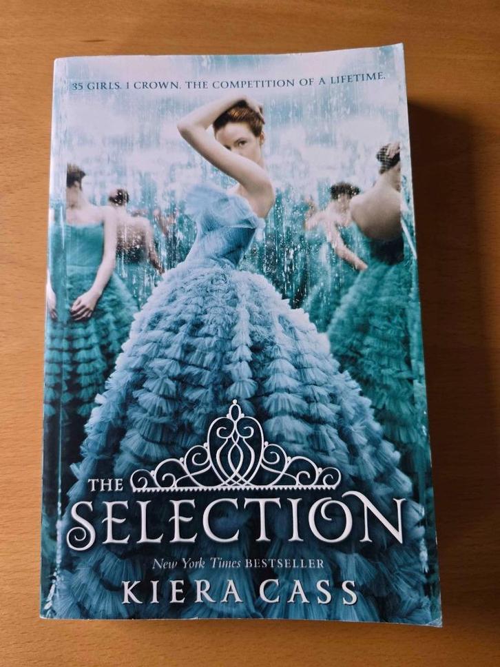 The Selection – Kiera Cass, Boeken, Fantasy, Zo goed als nieuw, Ophalen of Verzenden